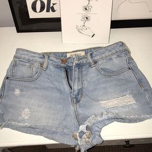 pacsun light wash jean shorts